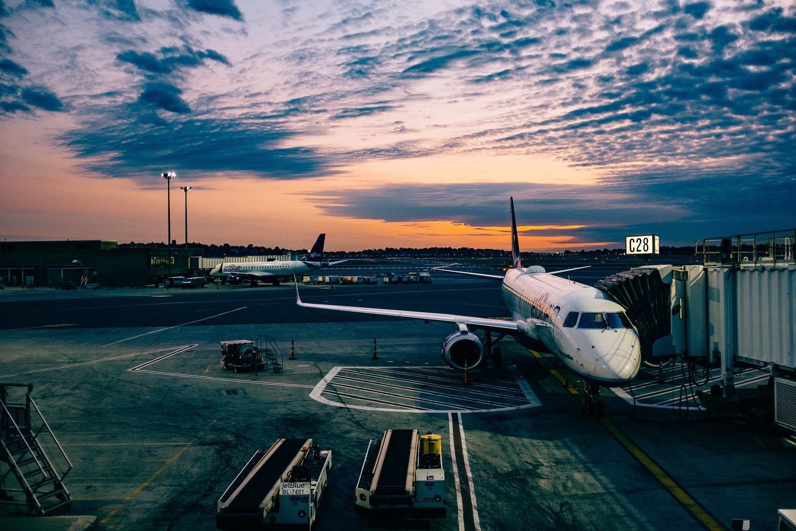 /images/5/c/e/9/c/5ce9cd0421433e475dbee7b674c0e437059aa55e-ashim-d-silva-pgcqw1argyg-unsplash.jpg